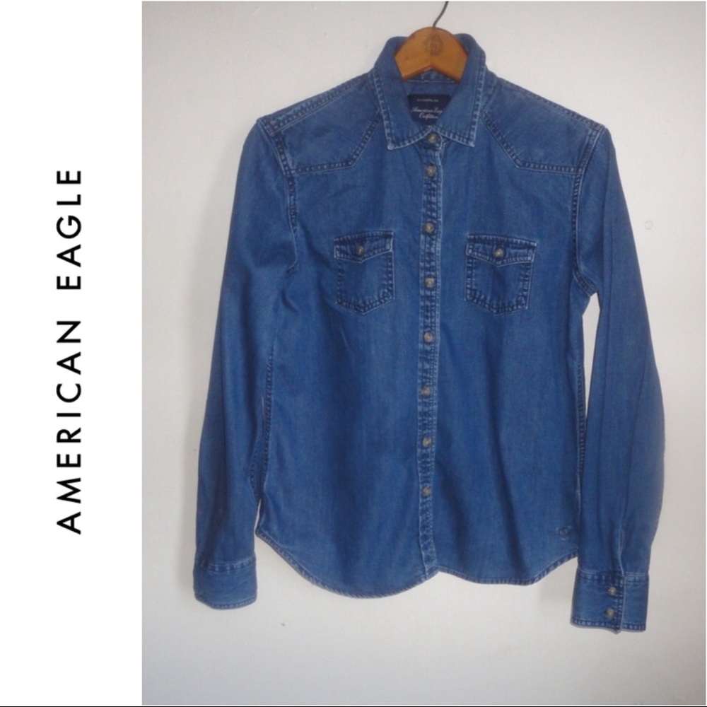 AEO Dark Rinse Denim Button Up Collared Shirt